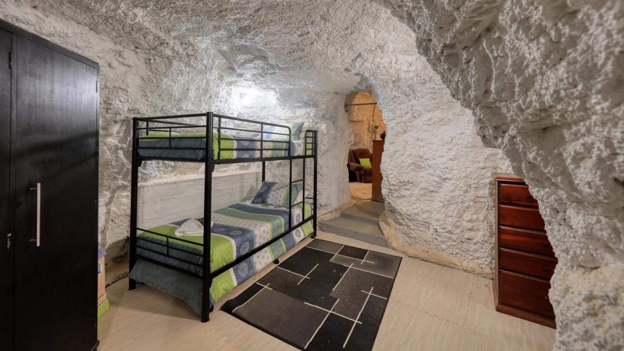 Fossickers Den Dugout Accommodation White Cliffs Ngoại thất bức ảnh
